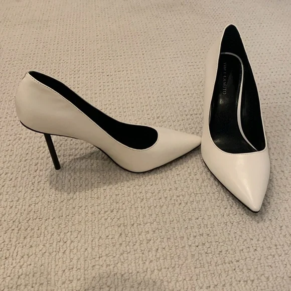 Brand new/never worn Vince Camuto white leather heels - Picture 2 of 3